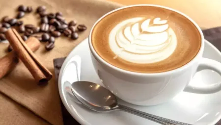 Kahve Saatlerine Özel : Flat White Hazırlama Rehberi