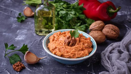 Muhammara: Acılı ve Tatlımsı Köz Biberli Meze